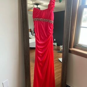 Elegant Red One-Shoulder Gown